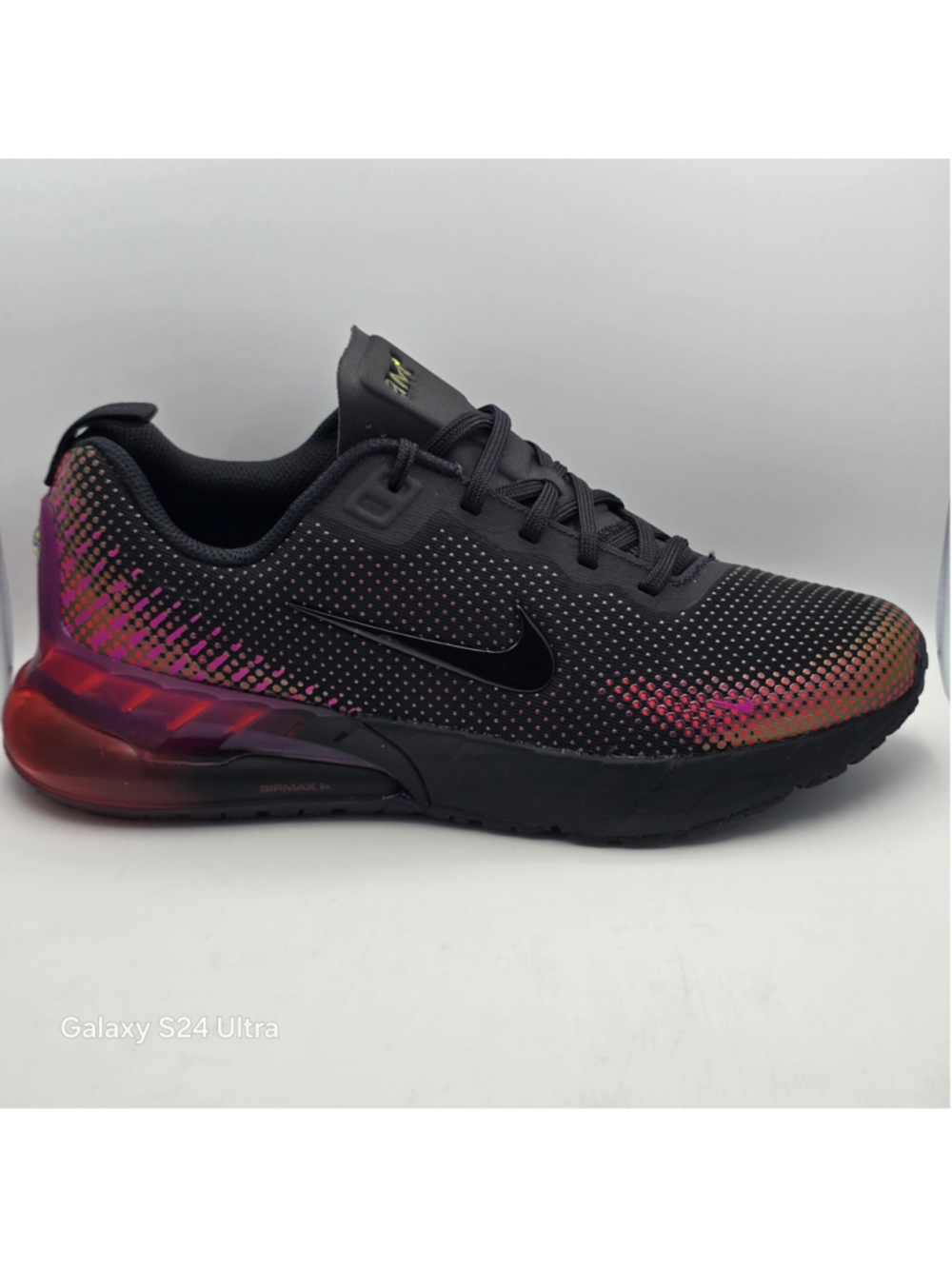 Nike Air Max Phoenix Black and Red 
Men's 6.5y women's 8